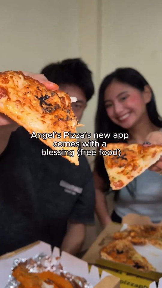 We downloaded the new Angel's Pizza app and got free food in return! 🍕